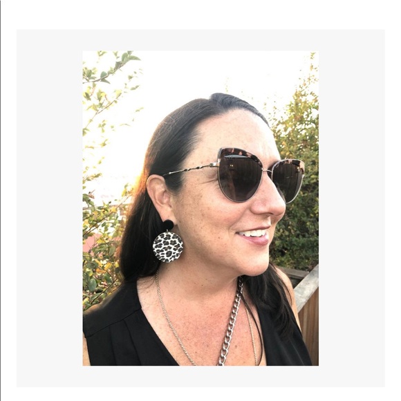 Meet your Posher, Mara - Picture 1 of 1